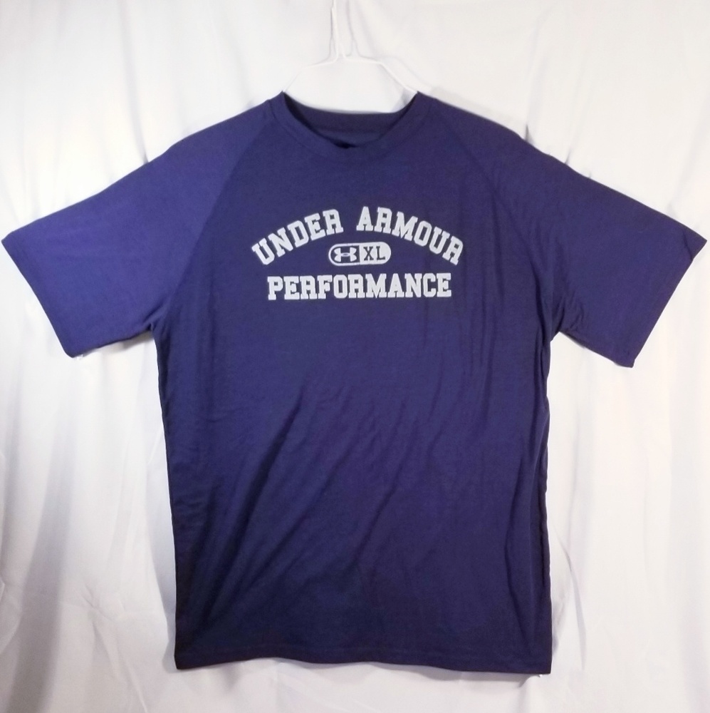 Under Armour Performance T-shirt. Size: Medium